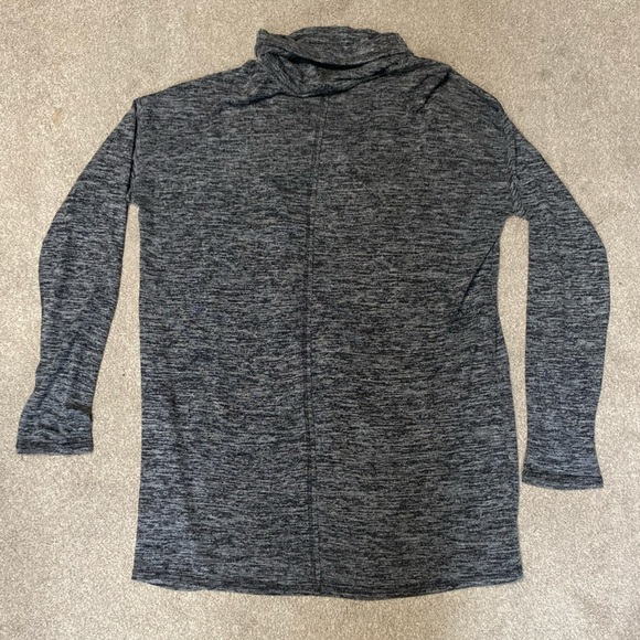 Very J Grey Cowl Neck Drape Over Long Sleeve Top Size L - Picture 2 of 4